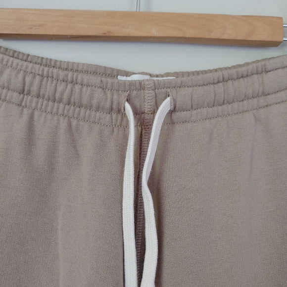 KOTN Terry Sweat Short Size XS Taupe - Picture 9 of 16